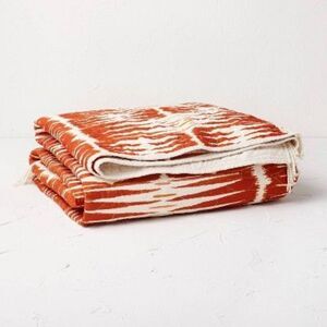 King Printed with Fringe Groove Print Quilt White/ White/Burnt Orange